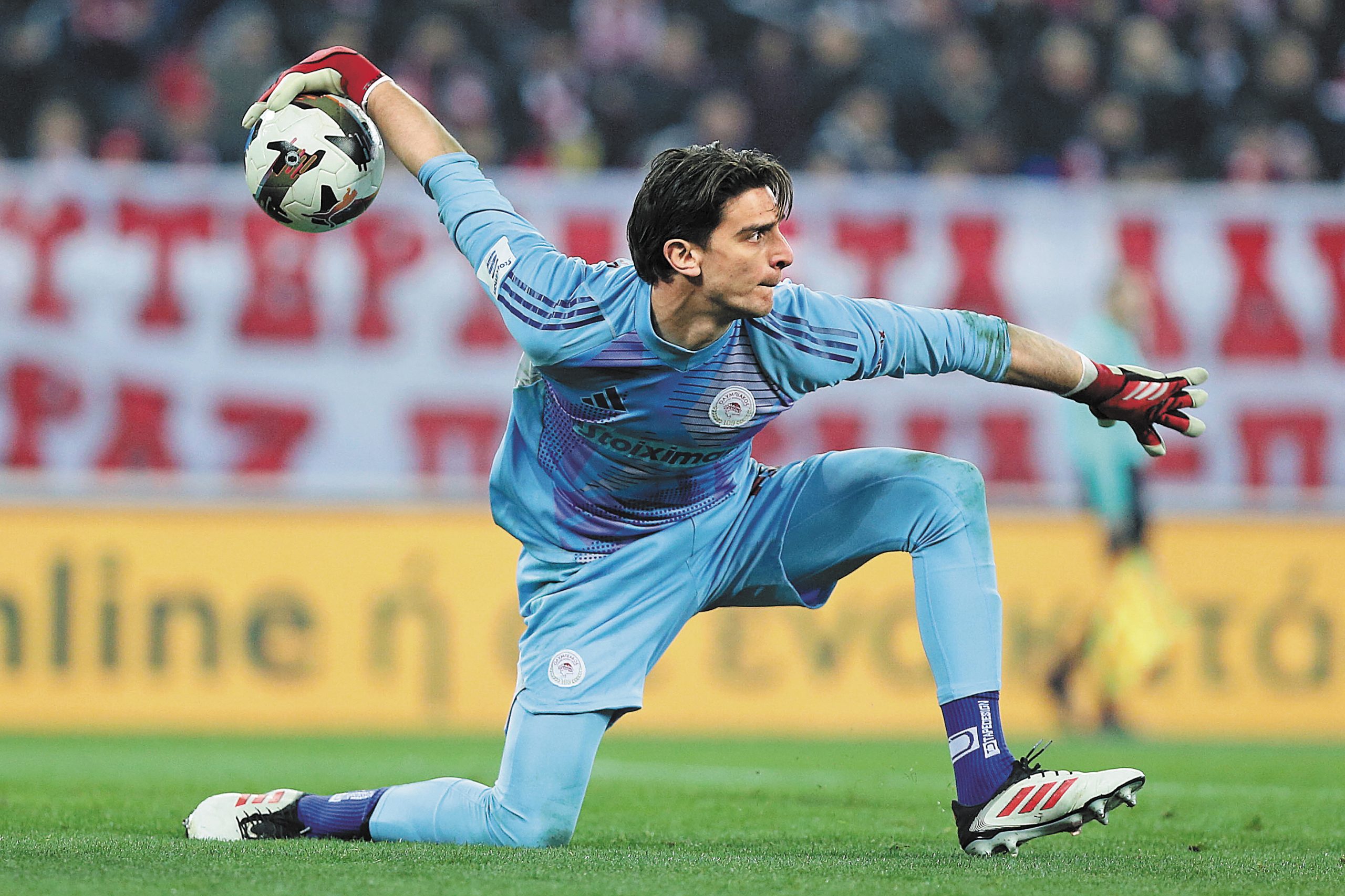 Ο Τζολάκης και άλλα παιδιά του Ρέντη – Όνειρα στα (άγια) χώματα