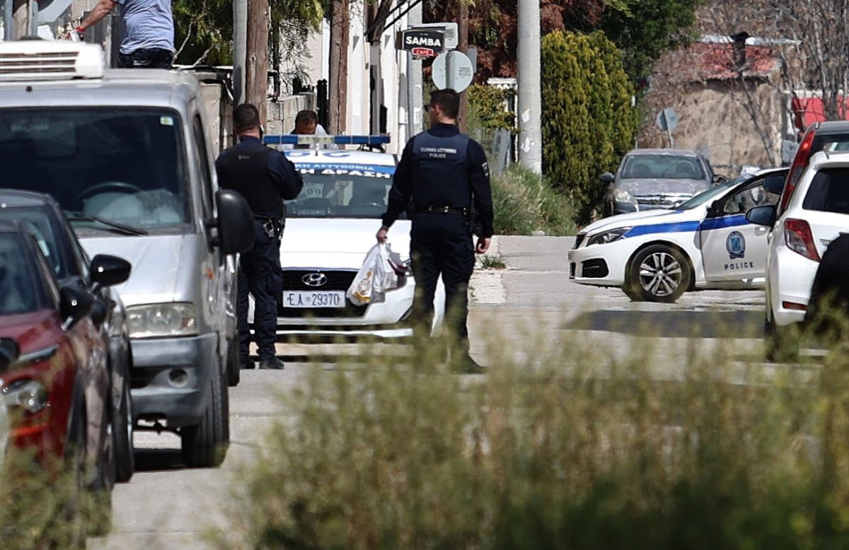 Κορωπί: Ο 51χρονος με το κατσαβίδι είχε επιτεθεί και σε δεύτερο πολίτη – Χτύπησε μανάβη με πέτρα