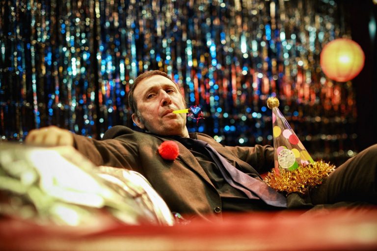 Συνεχίζονται οι «Αποκριάτικες νυχτιές» με τον Ρένο Χαραλαμπίδη