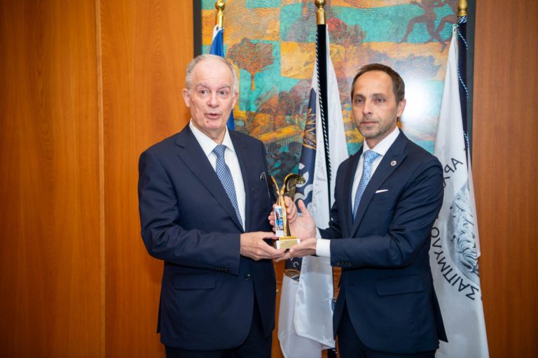 Ο Πρόεδρος της Δημοκρατίας στο Δημαρχείο Αρχαίας Ολυμπίας