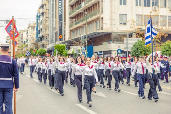 Πειραιάς: Πλήθος κόσμου στον εορτασμό της 25ης Μαρτίου