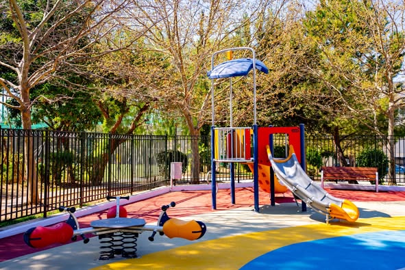 Αναβάθμιση και κατασκευή νέων παιδικών χαρών στην Αθήνα