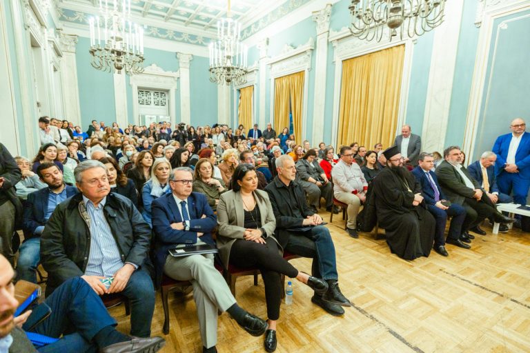 Με επιτυχία η ημερίδα για την κατάθλιψη που διοργάνωσαν η Περιφέρεια Αττικής και ο Δήμος Πειραιά στο Δημοτικό Θέατρο
