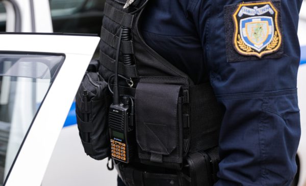 Αυξάνονται οι αντιδράσεις στη ΝΔ: Υπουργοί και βουλευτές ζητούν αυξήσεις σε όλους τους ενστόλους