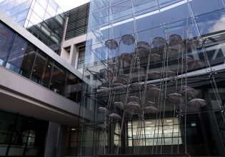 ΠΑΣΟΚ, ΣΥΡΙΖΑ και Νέα Αριστερά καταδικάζουν τον βανδαλισμό στην Εθνική Πινακοθήκη από τον βουλευτή της Νίκης