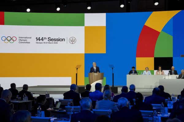 Eκλέγεται ο νέος Πρόεδρος της ΔΟΕ – Ποιος έχει το προβάδισμα λίγο πριν τη διαδικασία