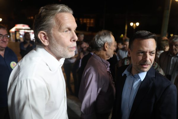 Μύλος στο ΠΑΣΟΚ – Γερουλάνος κατά Δούκα: Χρήση «επιχειρημάτων» της Ομάδας Αλήθειας