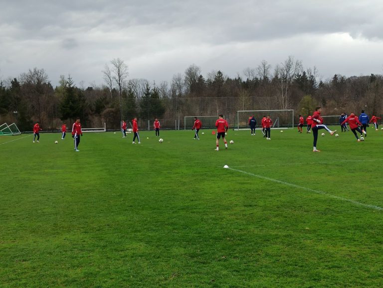 Ολυμπιακός Κ19: Η προπόνηση στα γήπεδα της Ακαδημίας της Σάλτσμπουργκ (vids, pics)