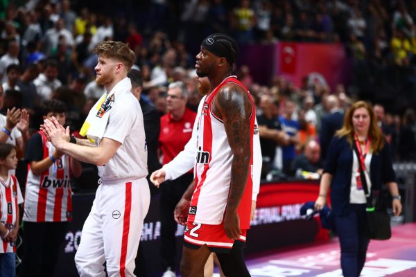 Ολυμπιακός: Επιστρέφει από τη Βοστώνη ο Γουόκαπ – Μπαίνει στις προπονήσεις ο Μόουζες Ράιτ