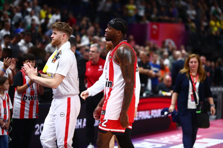 Ολυμπιακός: Επιστρέφει από τη Βοστώνη ο Γουόκαπ – Μπαίνει στις προπονήσεις ο Μόουζες Ράιτ