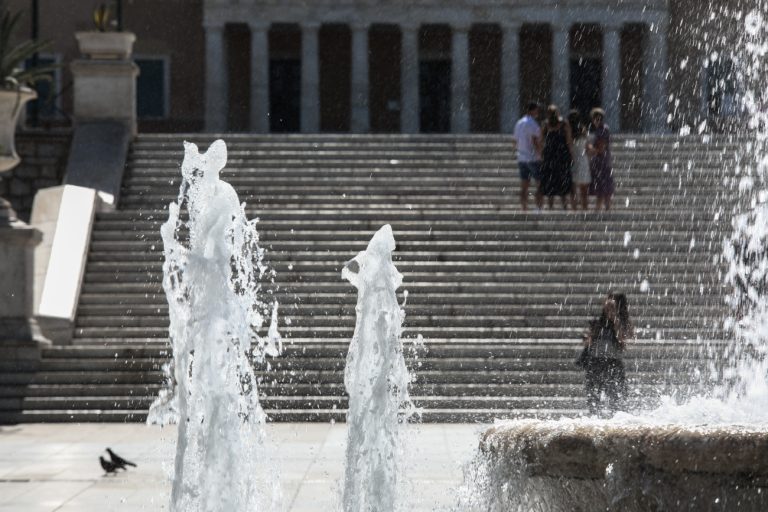 Tι ακολουθεί στην ελληνική οικονομία μετά την αναβάθμιση από τη Moody’s