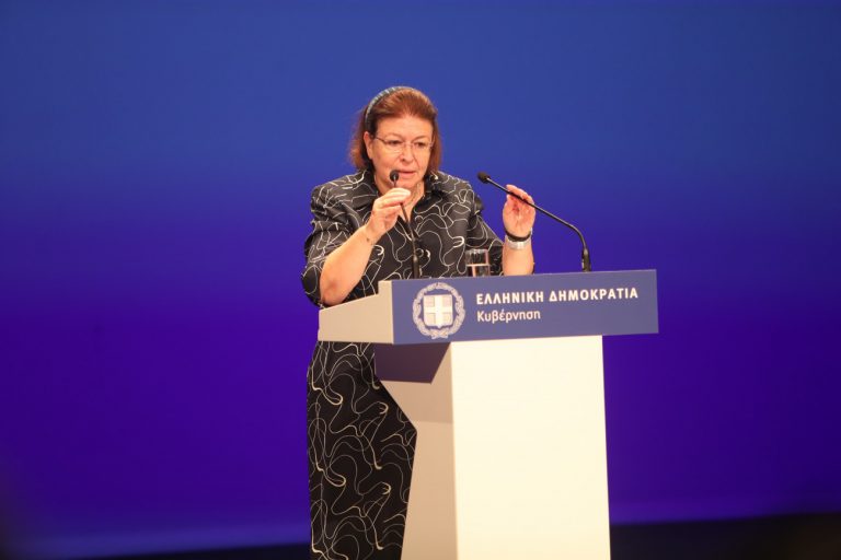 Σε Ισραήλ και Παλαιστίνη η Μενδώνη για «αυτοψίες σε βυζαντινά μνημεία σε Ιεροσόλυμα και Ραμάλα»