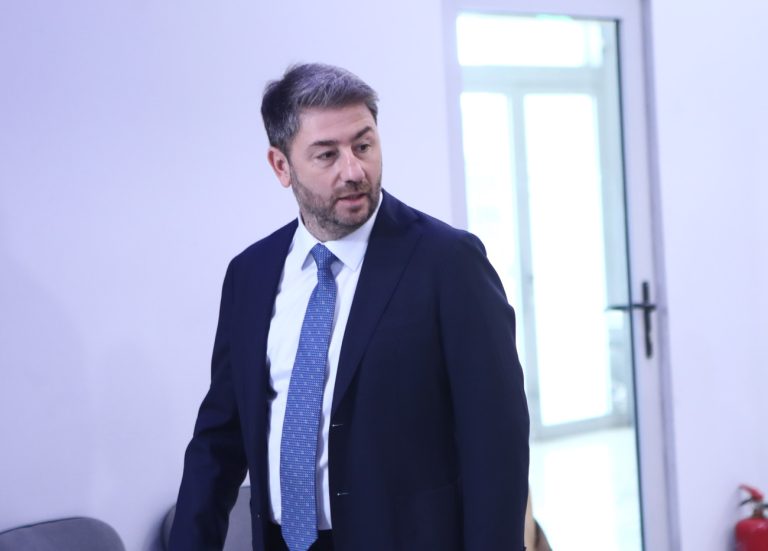 Το δεκαήμερο εντάσεων στο ΠΑΣΟΚ – Η Μπατζελή, οι τομείς και οι κόντρες με Δούκα και Γερουλάνο