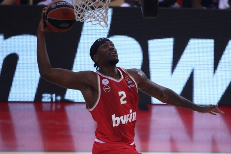 Τι φέρνει στον Ολυμπιακό η επιστροφή του Μόουζες Ράιτ (vids)