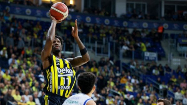 Παρί – Φενέρμπαχτσε 83-87: Πήραν το ντέρμπι οι Τούρκοι