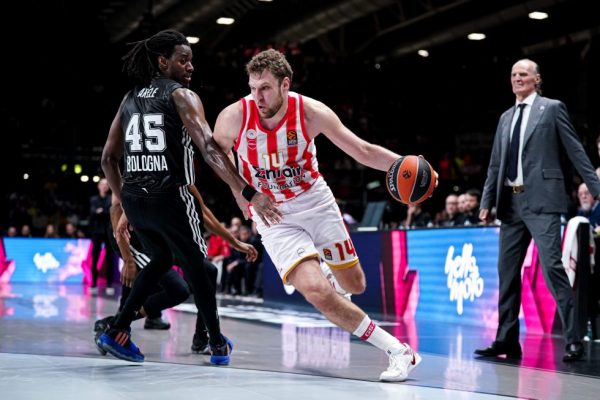 Back to back MVP του μήνα στη Euroleague ο Βεζένκοφ
