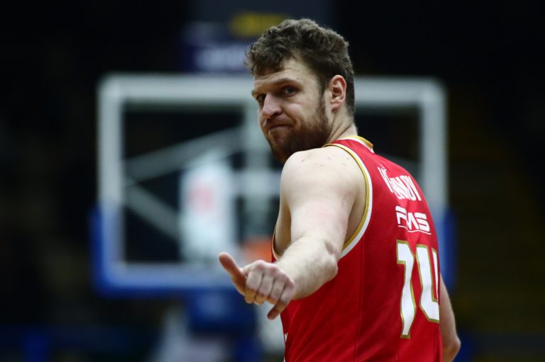 Περιστέρι – Ολυμπιακός 69-82: Βεζένκοφ και Πίτερς «καθάρισαν» για τους Πειραιώτες (vid)