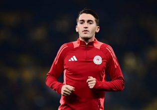 Ο Παπακανέλλος άνοιξε το σκορ για τον Ολυμπιακό και αφιέρωσε το γκολ στα θύματα των Τεμπών (vid)