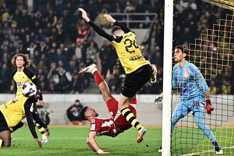 Η μαρς κόκκινη του Μήτογλου στον Τζολάκη και το χτύπημα του Πιερό στον Πιρόλα (pic, vid)