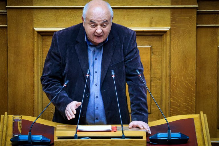 Προανακριτική – Καραθανασόπουλος (ΚΚΕ): Μόνο για παράβαση καθήκοντος ο Τριαντόπουλος; Δεν υπάρχουν κακουργηματικές ευθύνες;