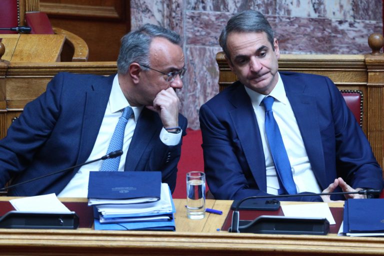 Βουλή: Μετωπική σύγκρουση για τα Τέμπη – Κατατέθηκε κοινή πρόταση δυσπιστίας 4 κομμάτων – Μητσοτάκης: Συμμαχία των προθύμων του μηδενισμού