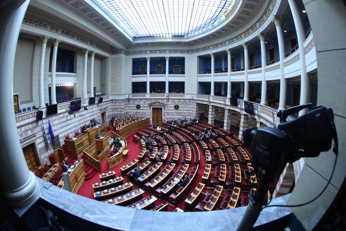 «Το έγκλημα των Τεμπών, η θρυαλλίδα που κατέδειξε ότι η διαφθορά σκοτώνει» – Το κείμενο της πρότασης δυσπιστίας