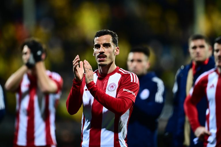 Σαν να παίζουν Αυγουστιάτικα ντάλα μεσημέρι…