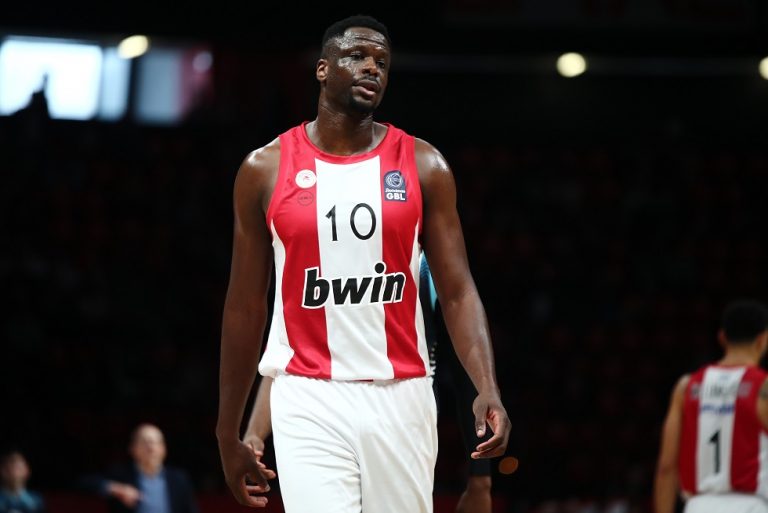 Φαλ: «Δεν σκοπεύω να φύγω από τον Ολυμπιακό»