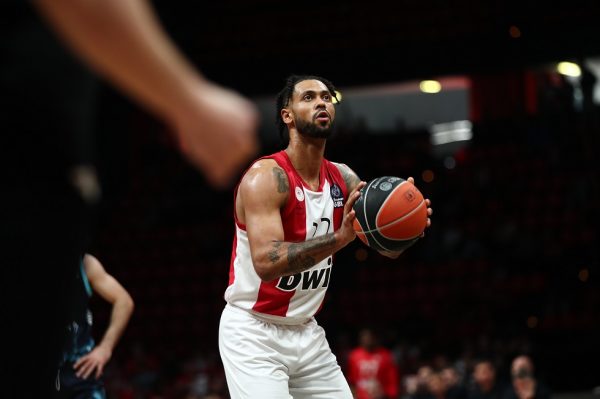 Ντόρσεϊ: «Εντυπωσιακό το ρεκόρ του Μπαρτζώκα»