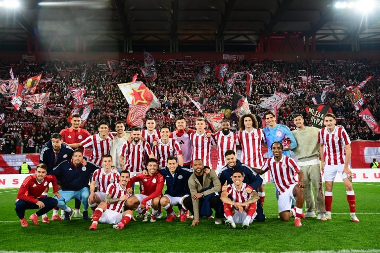 Ολυμπιακός: Ο κόσμος δεν έφευγε από το «Γ. Καραϊσκάκης»! (pics)