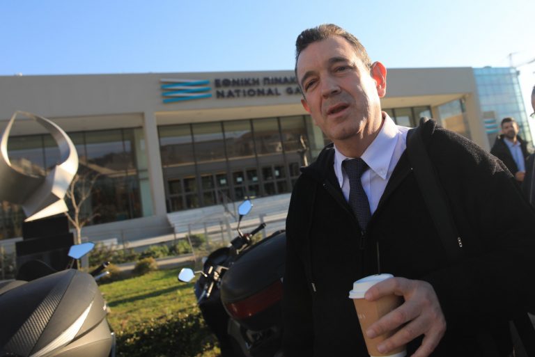 Αποχώρησε από την Εθνική Πινακοθήκη ο βουλευτής της Νίκης, Νίκος Παπαδόπουλος