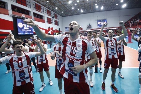 H παρακάμερα του Ολυμπιακού από την σπουδαία νίκη επί της Γιαστρέμπσκι (vid)