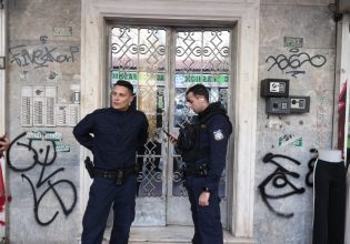 Ερωτικό παιχνίδι με τραγική κατάληξη; Τι εξετάζουν οι Αρχές για τον νεκρό στην Ομόνοια