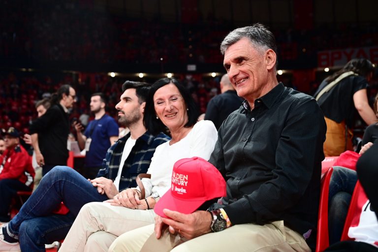 Στο ΣΕΦ ο Μεντιλίμπαρ – Αποθέωση από τον κόσμο (pics)