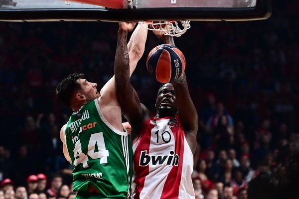 Ολυμπιακός – Παναθηναϊκός 76-74: Ερυθρόλευκο το «θρίλερ» του ΣΕΦ