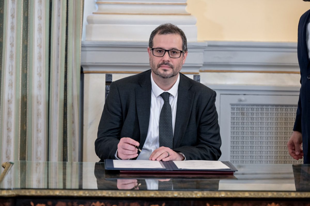 Βουλή: «Πυρ ομαδόν» της αντιπολίτευσης για Τσάφο: «Έπρεπε να είχε παραιτηθεί» – «Ήταν λάθος σοβαρό», λέει ο υπουργός