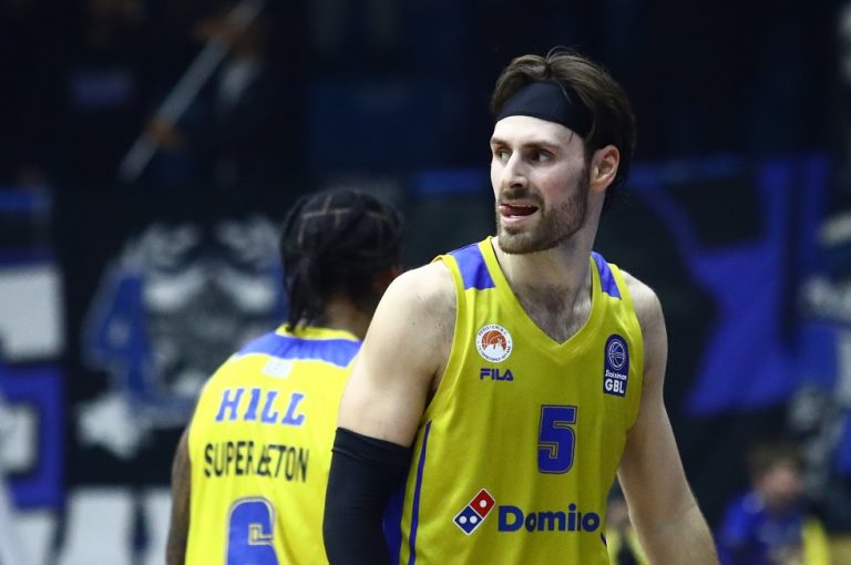 Περιστέρι – Κολοσσός Ρόδου 85-81: Στα play-in δια χειρός Πάπας (vid)