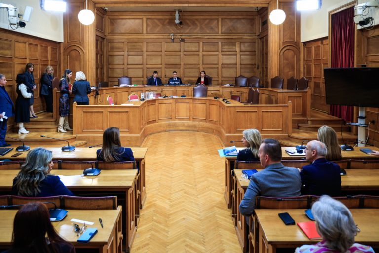 Βουλή: Ξεκίνησαν οι εργασίες της προανακριτικής – Καππάτος, Κεφάλα και Μαρκογιαννάκης το προεδρείο