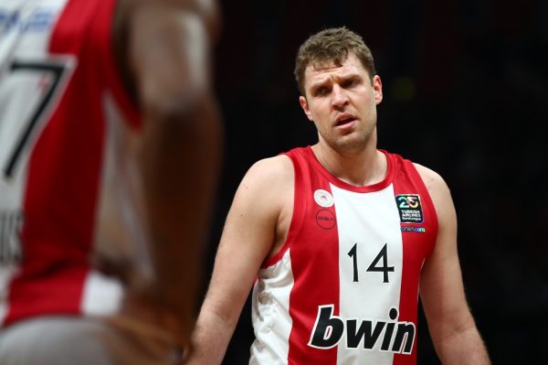 Βεζένκοφ: «Με 7 λεπτά μπάσκετ δεν μπορείς να κερδίσεις»