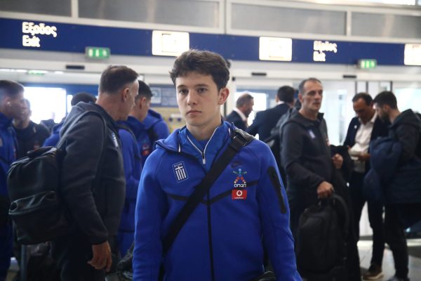 «Πετάει» για Γλασκώβη η Εθνική ομάδα (vids)