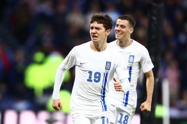 «Καρέτσα σταμάτα δεν είναι αστείο»: Αποθέωση στο παιδί-θαύμα της Εθνικής ομάδας (pic)