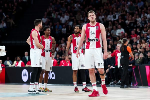 Βιλερμπάν – Ολυμπιακός 81-70: Δεν έφταναν Φουρνιέ και Βεζένκοφ…