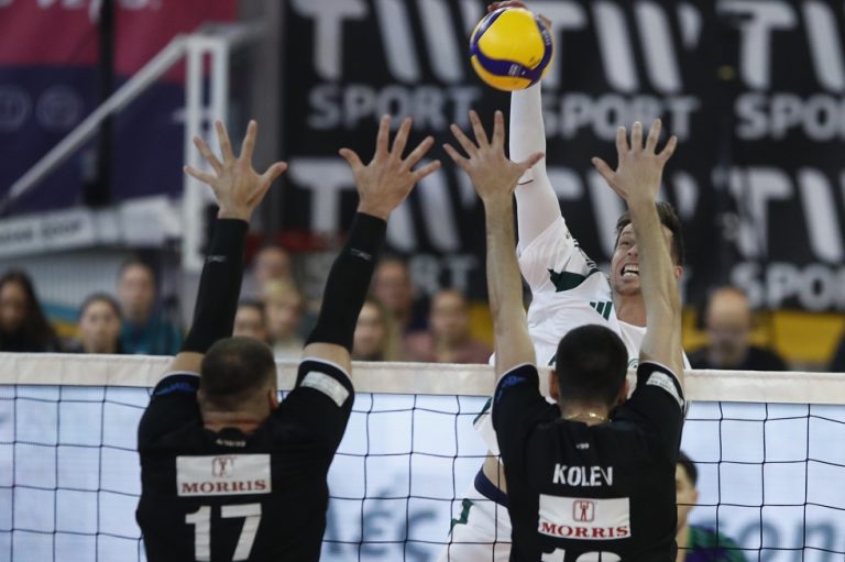 Προσωρινή διακοπή στο Παναθηναϊκός – ΠΑΟΚ λόγω ιατρικού περιστατικού στις κερκίδες (vid)