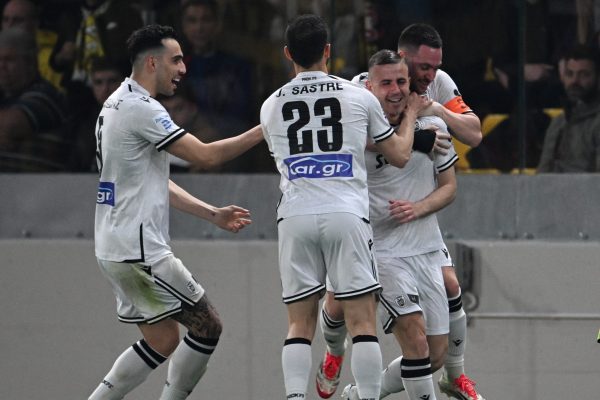 ΑΕΚ – ΠΑΟΚ 2-3: Μεγάλη νίκη με ανατροπή για τον Δικέφαλο του Βορρά (vid)