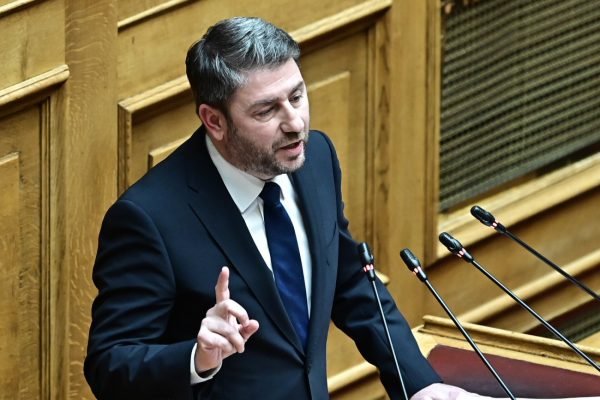 ΠΑΣΟΚ: «Ο Κυριάκος Μητσοτάκης λέει ψέματα πιο γρήγορα και από τη σκιά του»