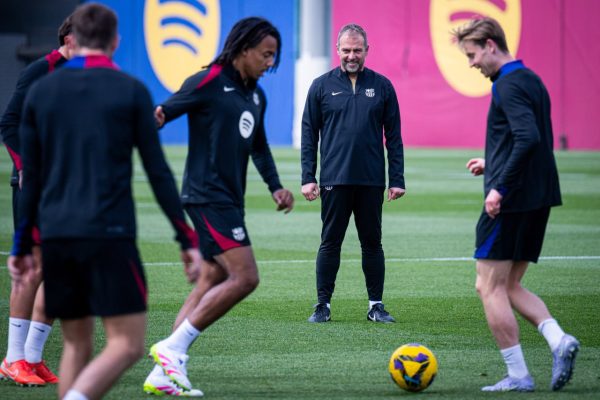 Δυσαρεστημένος αλλά αισιόδοξος ο Χάνσι Φλικ με την πυκνότητα αγώνων της Μπαρτσελόνα