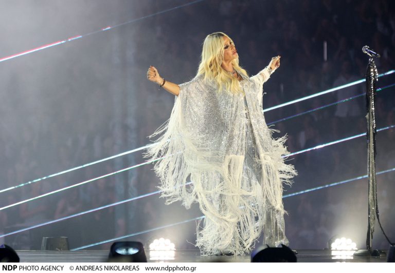 Άννα Βίσση: Ενθουσιάζει τους φαν της με το νέο χασάπικο «Όλα Για Όλα»