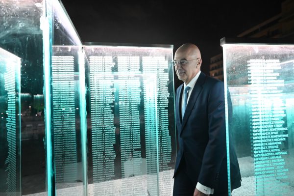 Ο Δένδιας χώρεσε στην «Κιβωτό» το όλον της «γαλάζιας» παράταξης