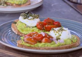 Συνταγή: Avocado τοστ με αυγά ποσέ