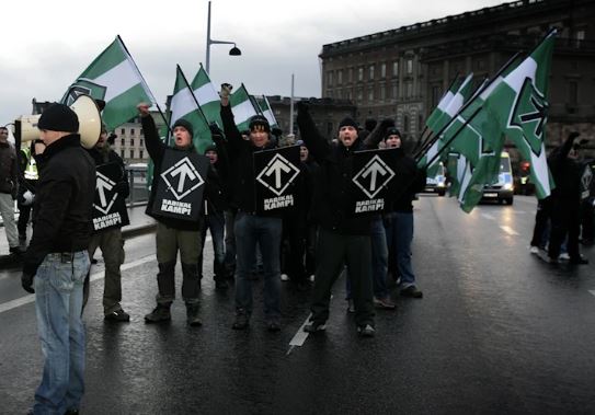 Σουηδία: Βίαιες ακροδεξιές ομάδες στρατολογούν αγόρια ηλικίας μόλις 10 ετών